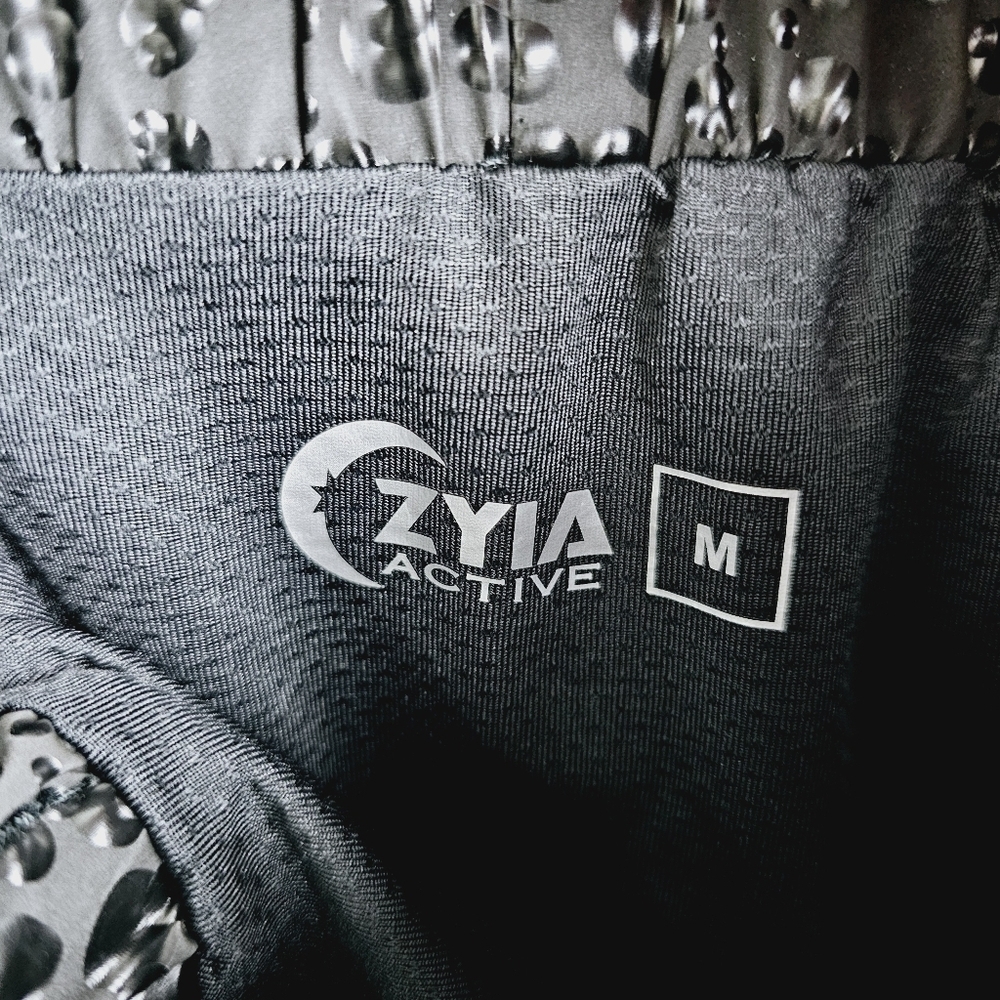 Zyia Active Black Bubbles Hi-Rise Bomber Shorts NWT, size Medium - Picture 8 of 11